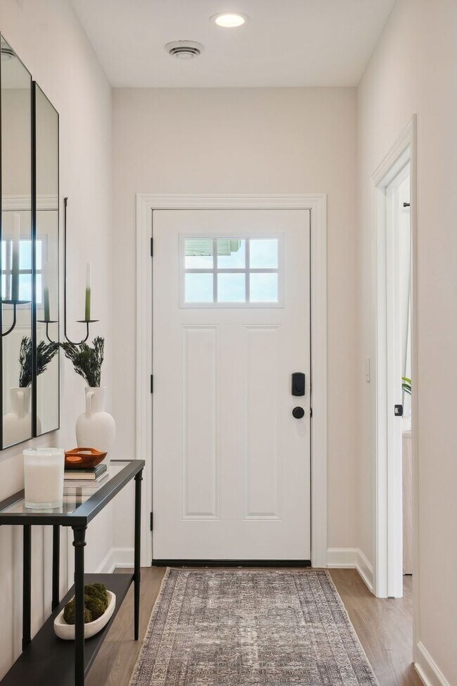 Building Photo - 3 Bedroom Twin Home With Extras