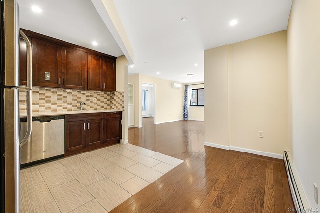 Building Photo - 94-11 65th Rd