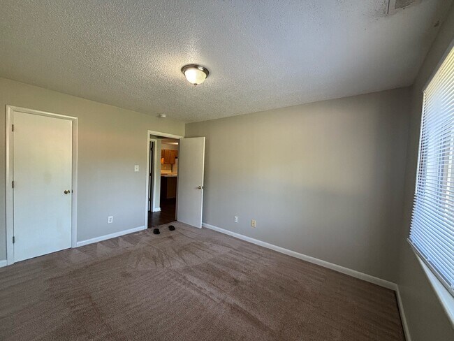 Building Photo - 6403 Starbrook Dr