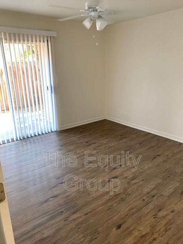 Building Photo - 3912 W Meadow Ave