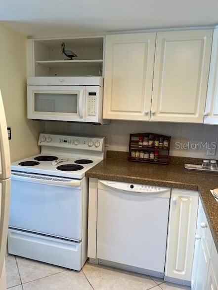 Building Photo - 880 Mandalay Ave