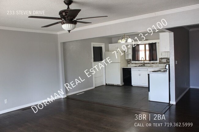 Building Photo - 3 bedroom, 2 bath open concept