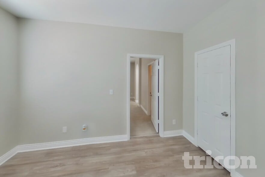 Building Photo - 9827 W Spinnaker Creek Ave