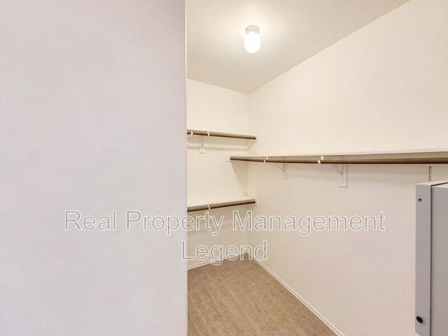 Building Photo - 9929 Pronghorn Rd