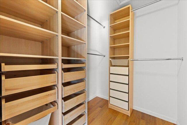 Building Photo - Beautiful remodeled 3 Bed 2 Bath home in L...