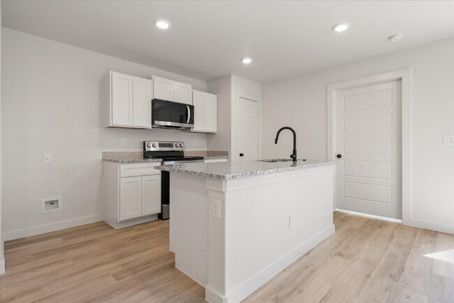 Building Photo - Beautiful New Build Home in Cypress Ranch!