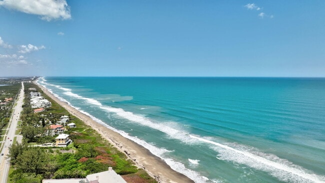 Building Photo - 1555 NE Ocean Blvd