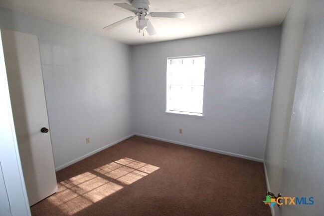 Building Photo - 803 Michelle Dr