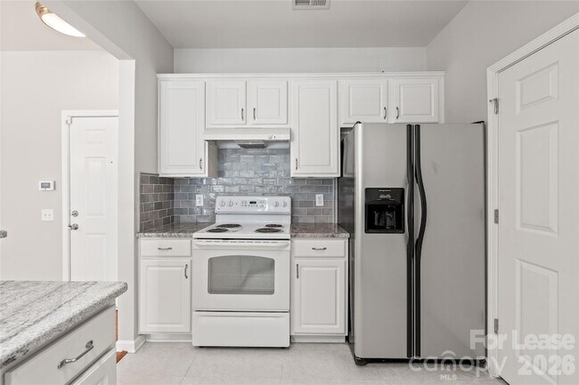 Building Photo - 15007 Santa Lucia Dr