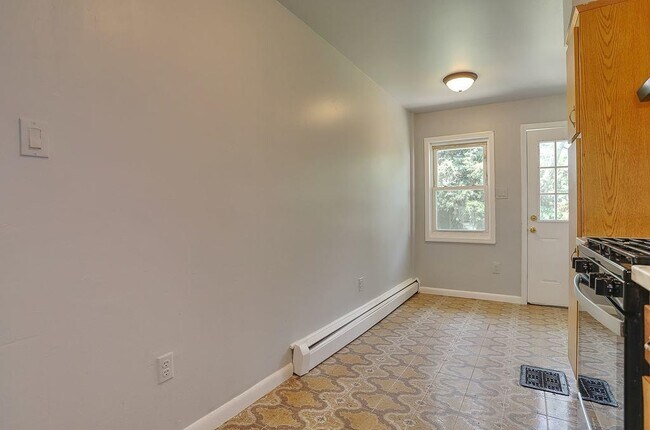 Building Photo - 97 Sanford Pl