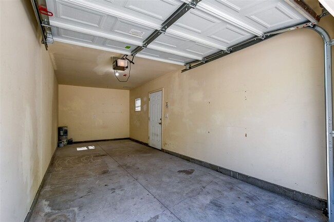 Building Photo - 852 Ruth St