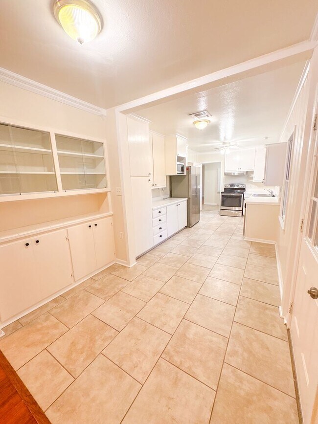 Building Photo - 2005 Downing St