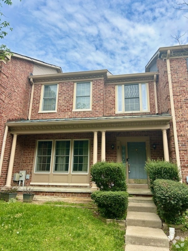 Building Photo - 7 Willwood Ct