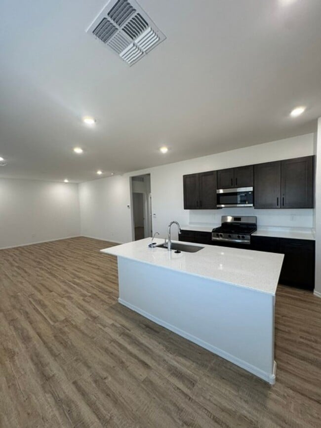 Building Photo - Marana- 3 bedroom/ 2 bathroom BRAND NEW HOME!