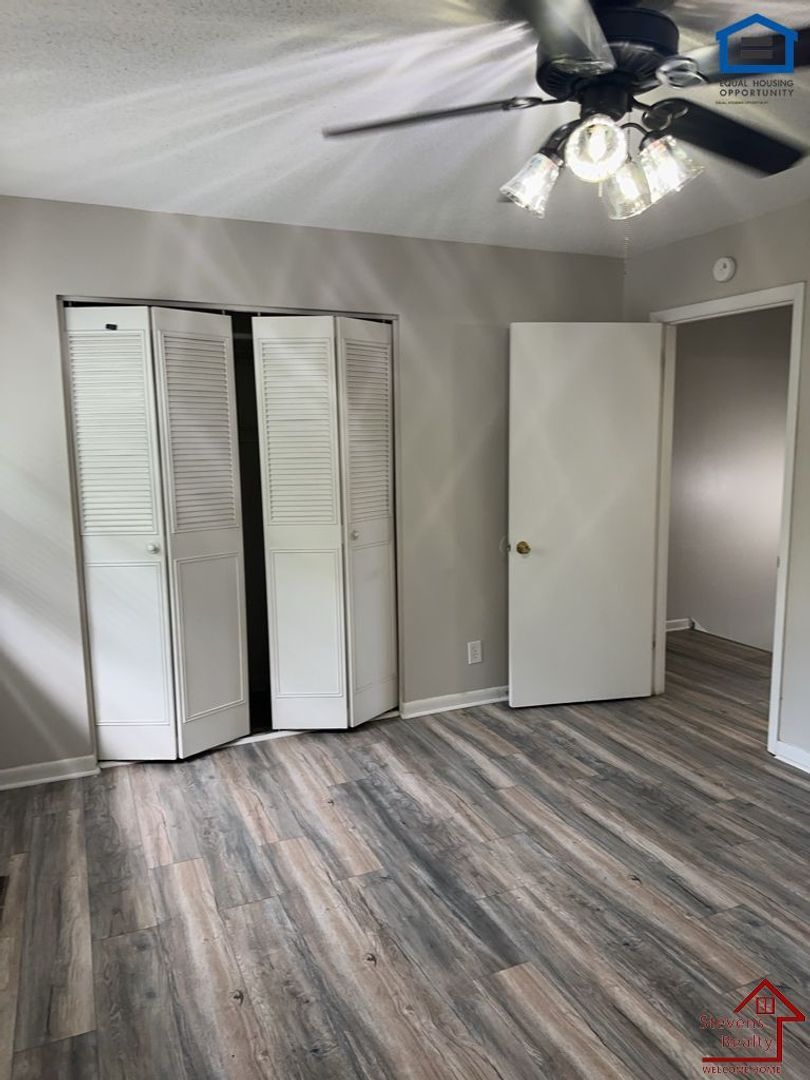 Building Photo - 4127 Wilkesview Dr