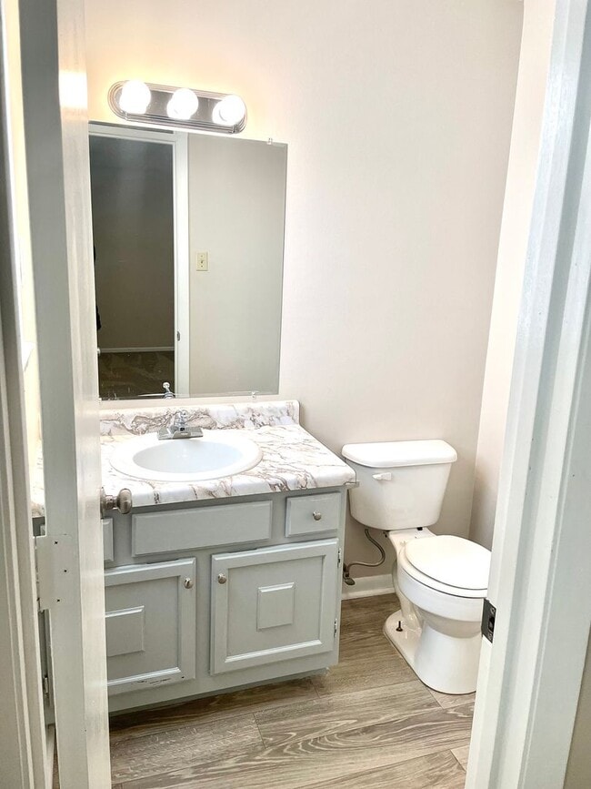 Building Photo - ****COMING SOON**** 2 Bedroom, 1.5 Bath in...