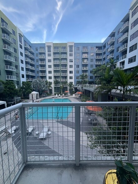 Building Photo - 2051 NE 167th St