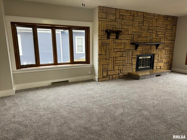 Building Photo - 3122 W Locust St