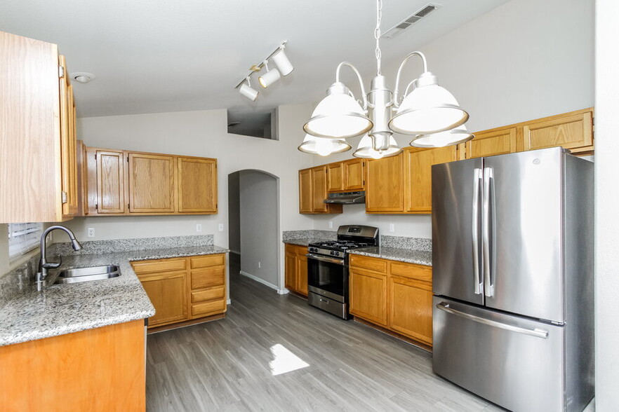 Building Photo - 6376 Venus Vale Ct