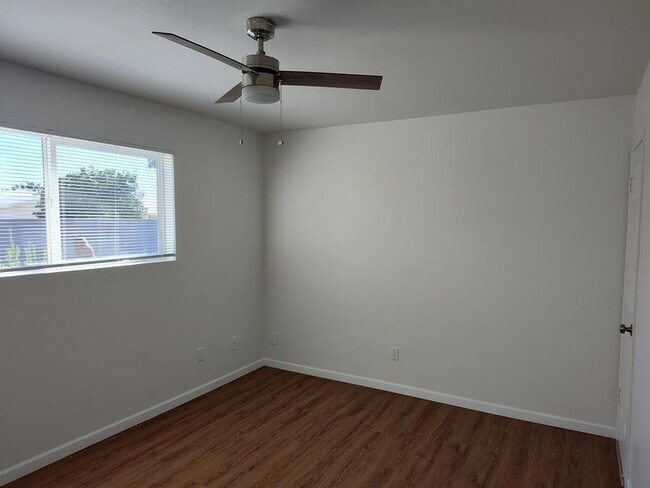 Building Photo - 2179 E Palmcroft Dr