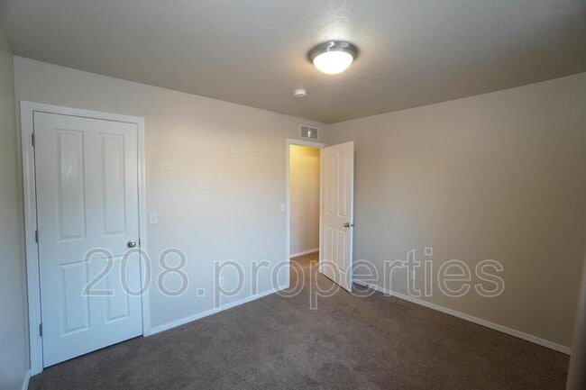 Building Photo - 10340 W Virginia City St