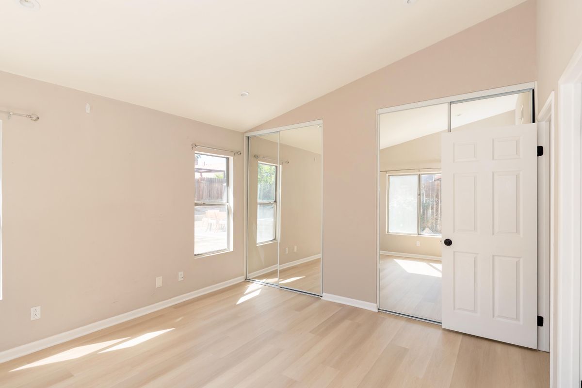 Building Photo - 4034 E Ave R