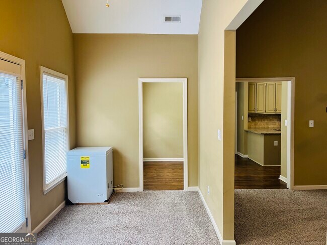 Building Photo - 70 Indian Bluff Dr