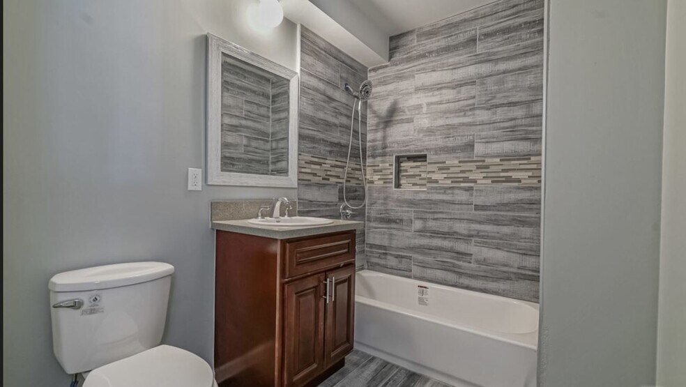 Bathroom - 13401 Bessemer St