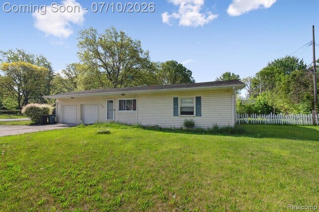 Building Photo - 500 Trombley Rd