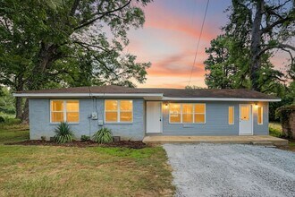 Building Photo - 246 Anderson Rd