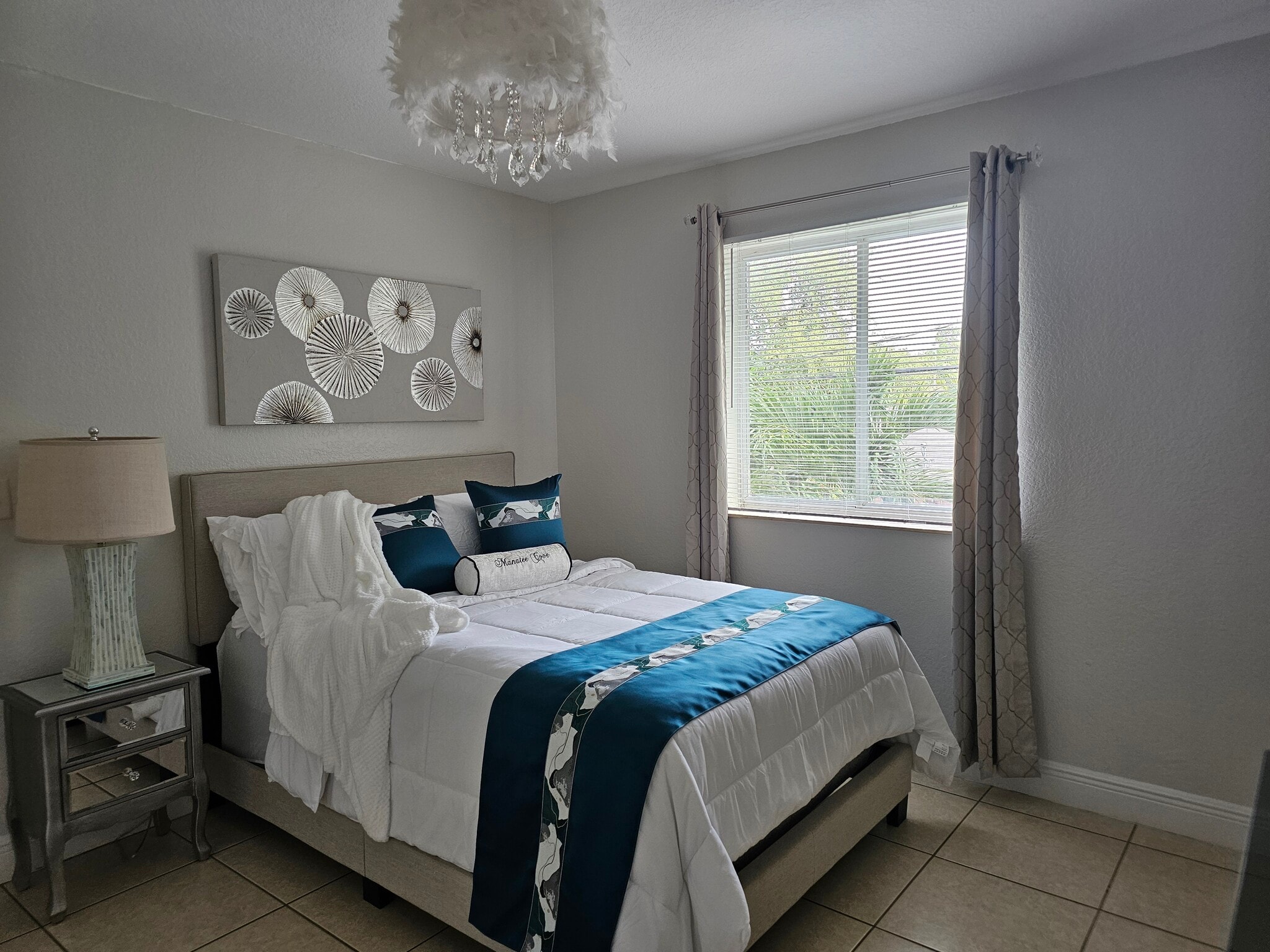 Building Photo - 7702 NE 3rd Ct