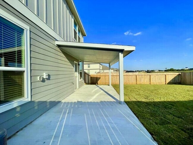 Building Photo - 16103 Kingfield Haven Dr