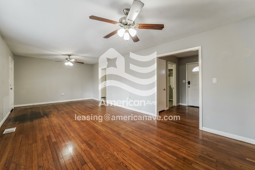 Building Photo - 3135 Bilgray Dr