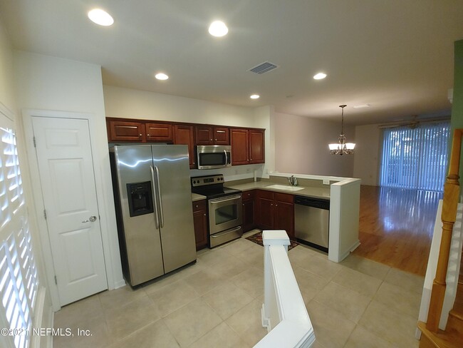 Building Photo - 8127 Summer Point Ct
