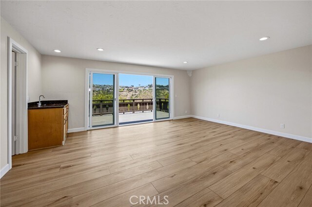 Building Photo - 1840 Temple Hills Dr