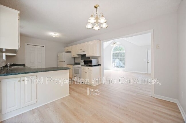 Building Photo - 104 Webbs Mill Dr
