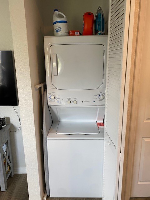 Laundry Closet - 186 Lake Monterey Cir