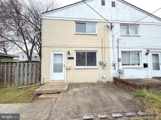 Primary Photo - 5612 7th Rd S