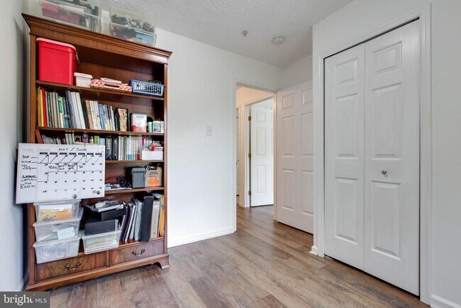 Building Photo - 8893 Papillon Dr