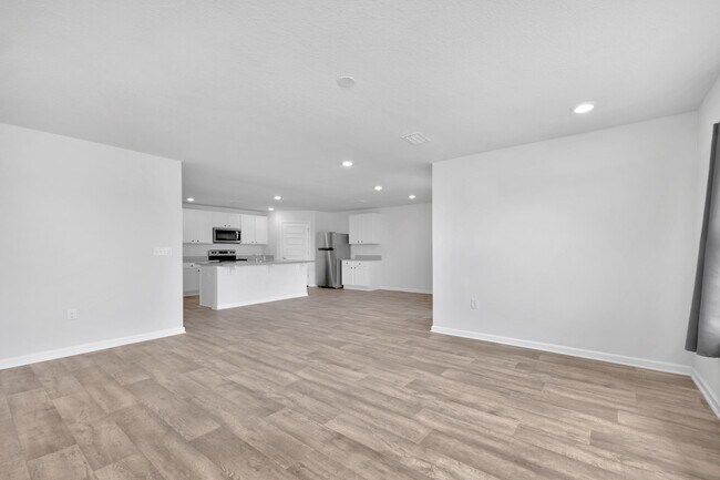 Building Photo - 5631 Guinevere Ln