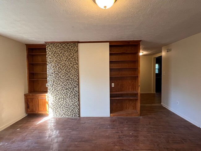 Building Photo - 2085 Speigle St