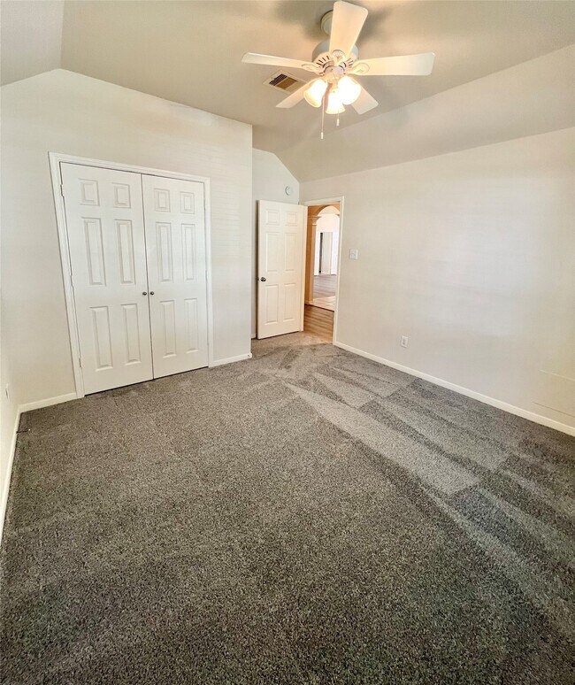 Building Photo - 128 Emerald Loch Ln