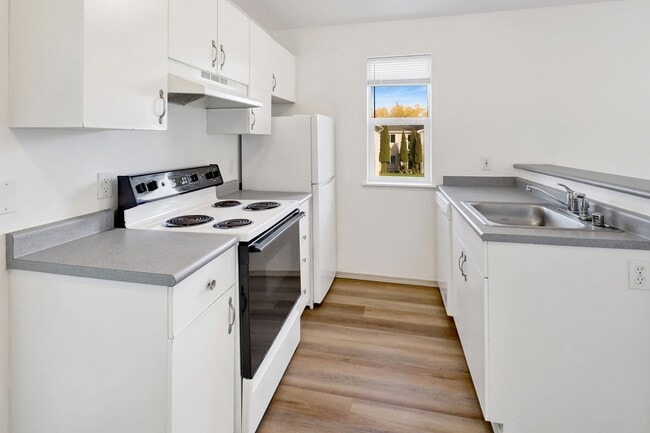 Interior Photo - 3163 Studio Ln