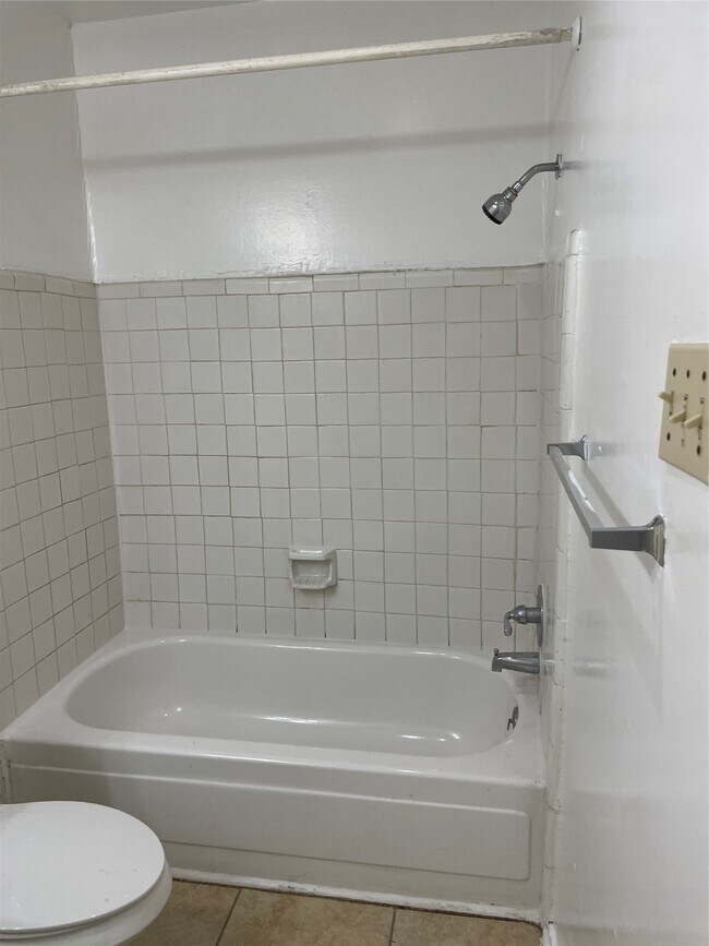 Building Photo - 7273 Chasewood Dr