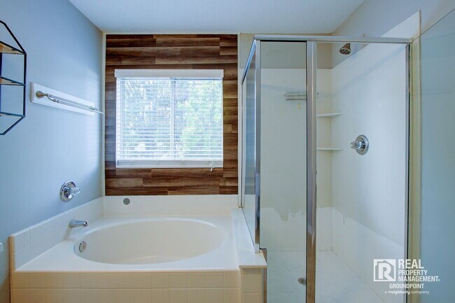 Building Photo - 121 Sioux Ct