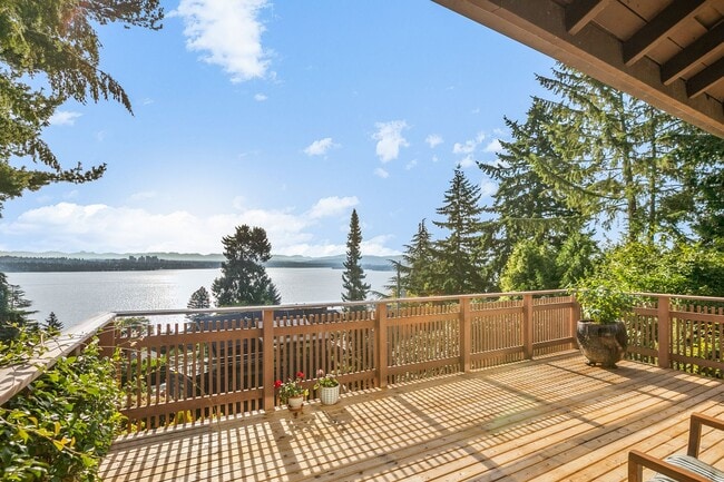 Building Photo - 4Bd/2.75Ba Seattle House