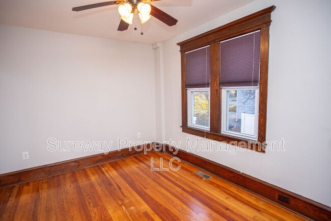 Building Photo - 5753 Rogers Ave