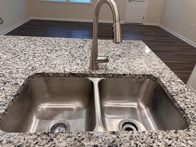 Building Photo - 3BR 2.5BA Townhome in High Point