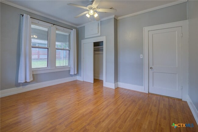 Building Photo - 262 Clemens Ave