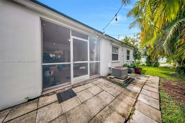 Building Photo - 15450 SW 143rd Ave